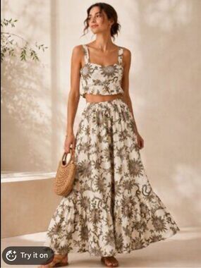 House of Harlow 1969s Floral Tiered Maxi skirt and crop top size M